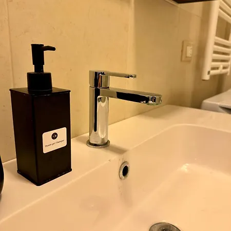 4 Balconi House- Moderno A *