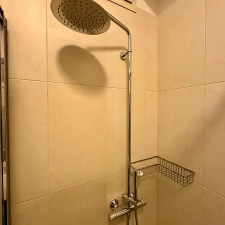 4 Balconi House- Moderno A *