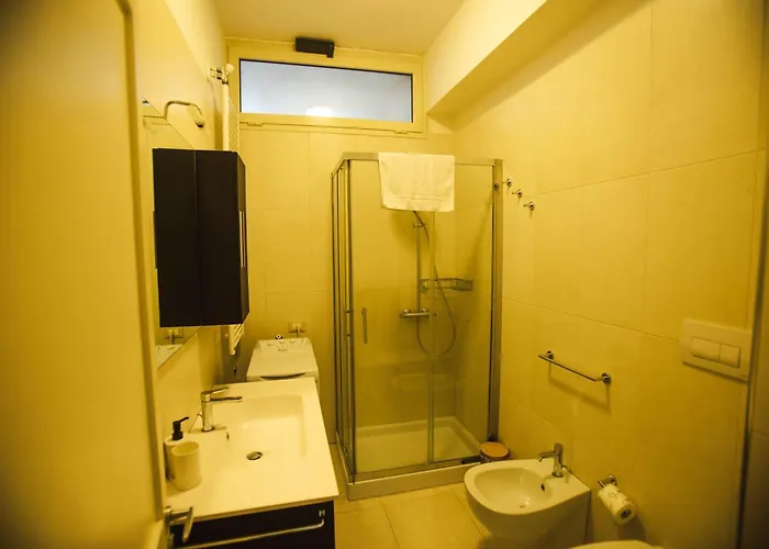 4 Balconi House- Moderno A *