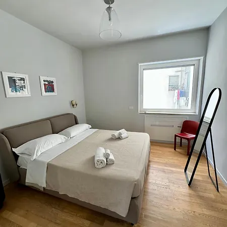 4 Balconi House- Moderno A *